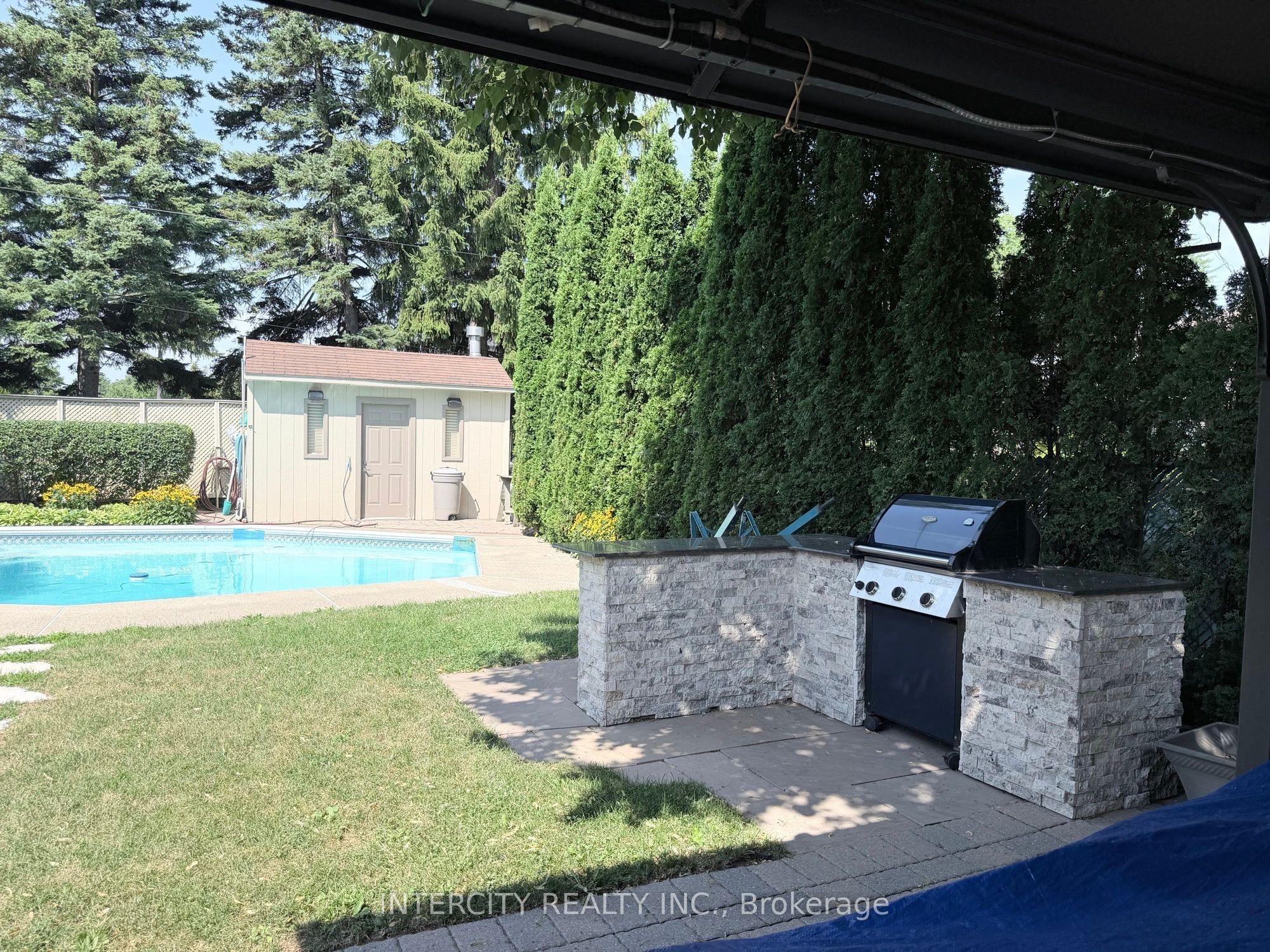 36 Strathburn Boulevard Property Photo 18