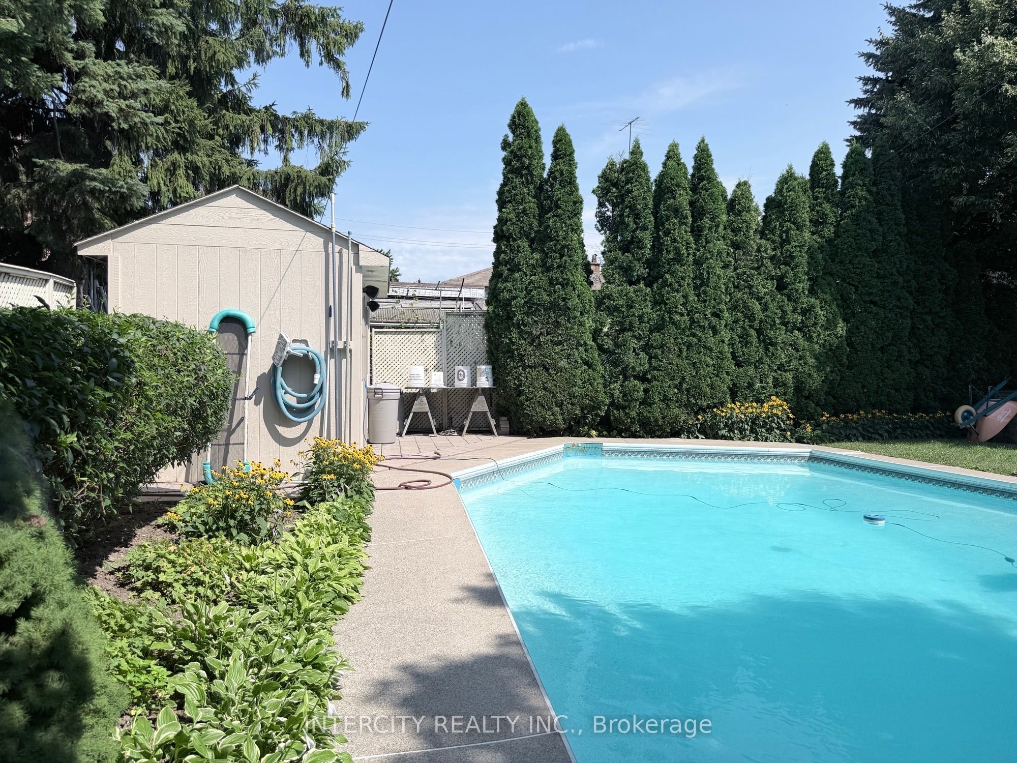 36 Strathburn Boulevard Property Photo 23