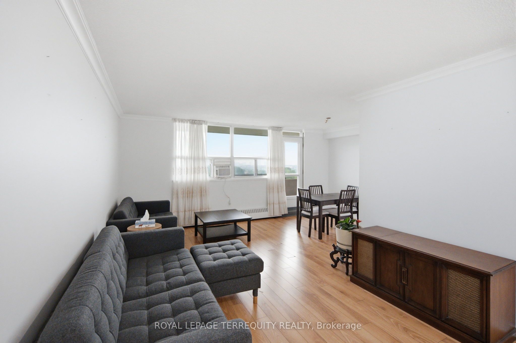 541 Blackthorn Avenue 808 Property Photo 19
