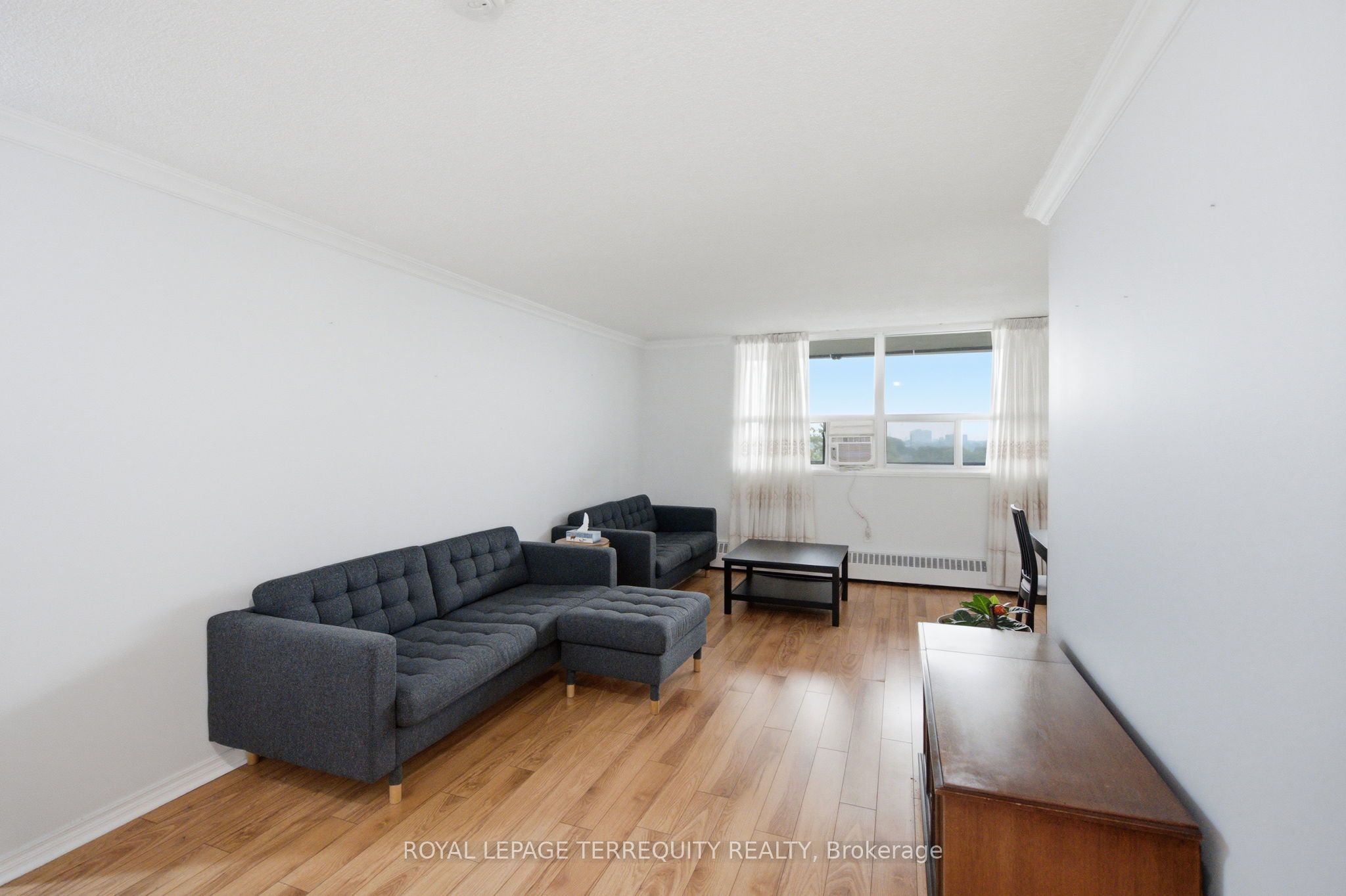 541 Blackthorn Avenue 808 Property Photo 20