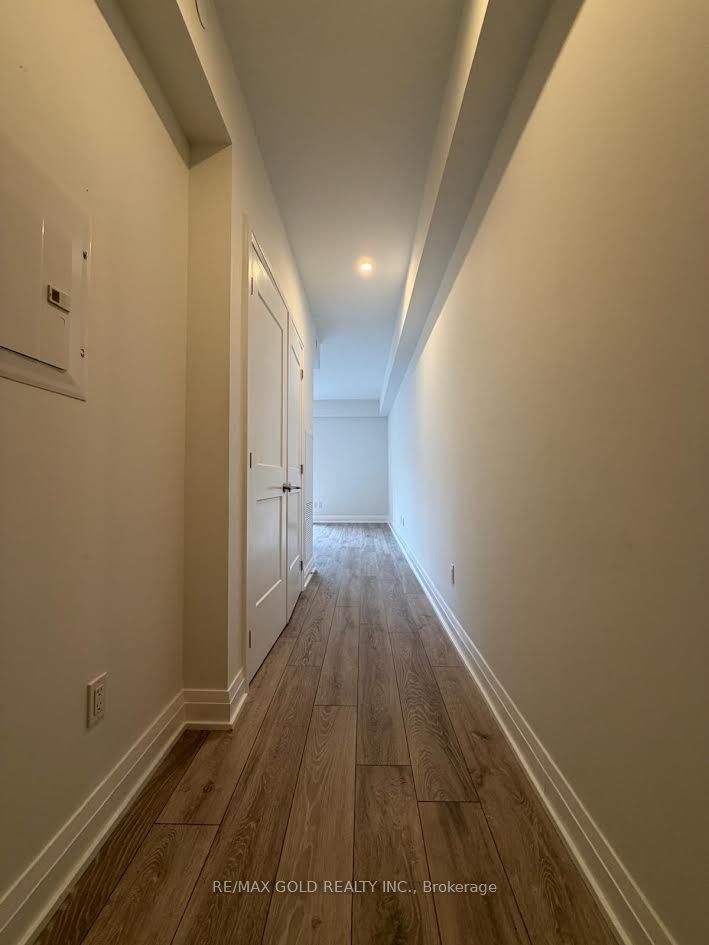 21 Park Street E 318 Property Photo 3