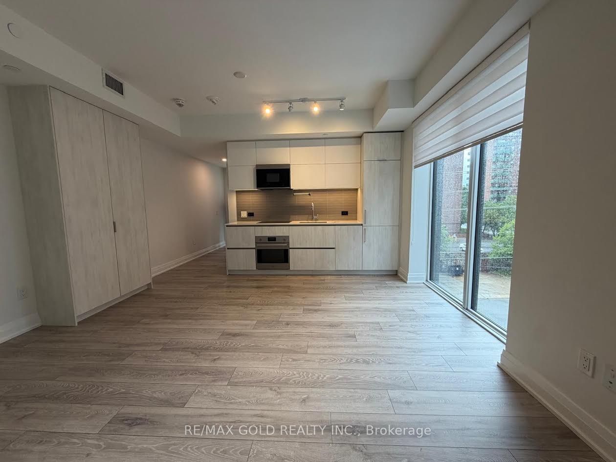 21 Park Street E 318 Property Photo 4