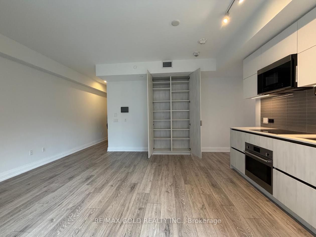 21 Park Street E 318 Property Photo 5