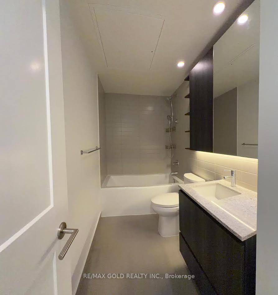 21 Park Street E 318 Property Photo 10