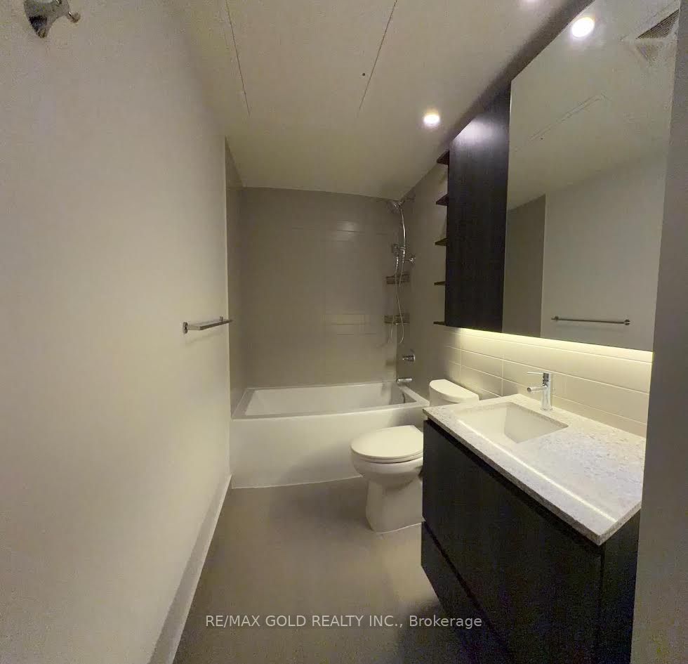 21 Park Street E 318 Property Photo 11
