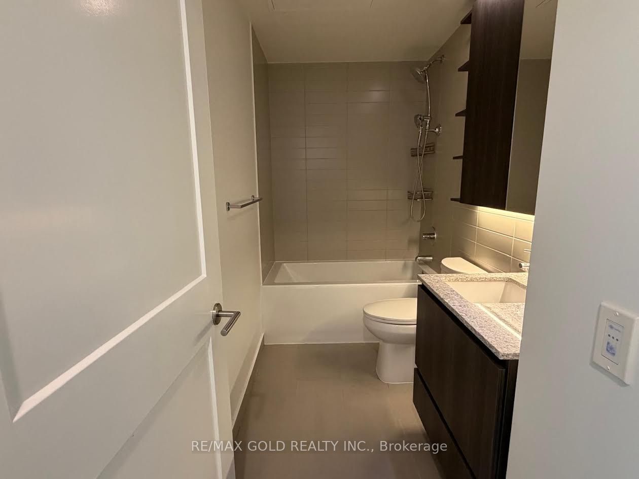 21 Park Street E 318 Property Photo 12