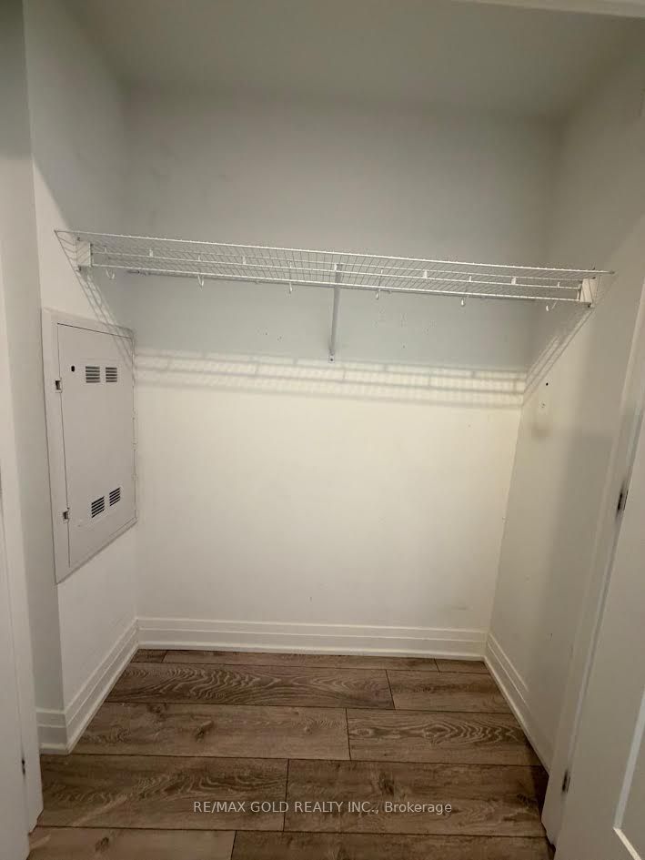 21 Park Street E 318 Property Photo 16