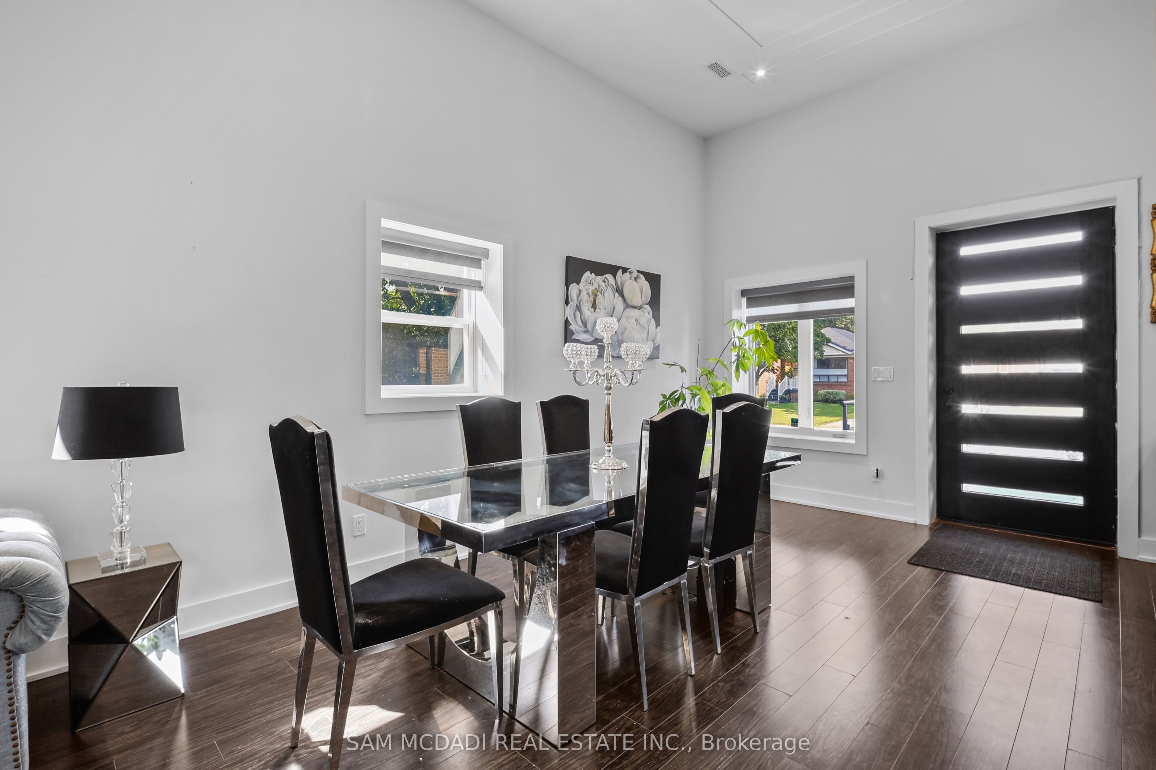 30 Maple Avenue N Property Photo 11