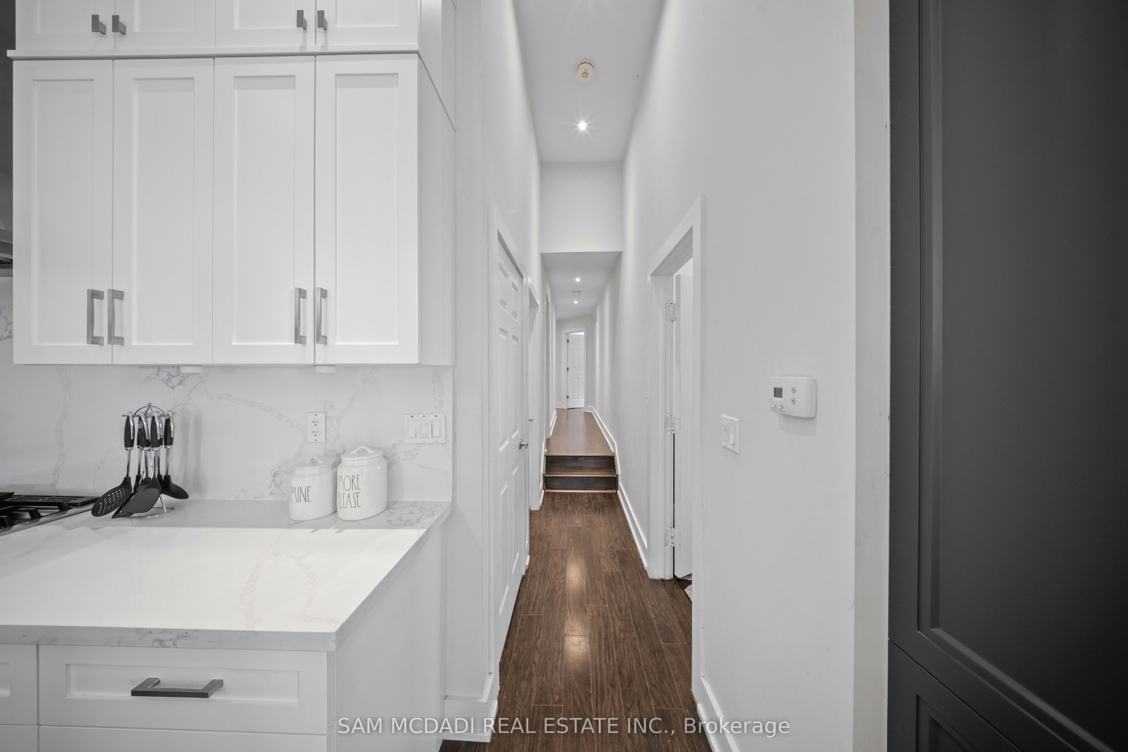 30 Maple Avenue N Property Photo 13