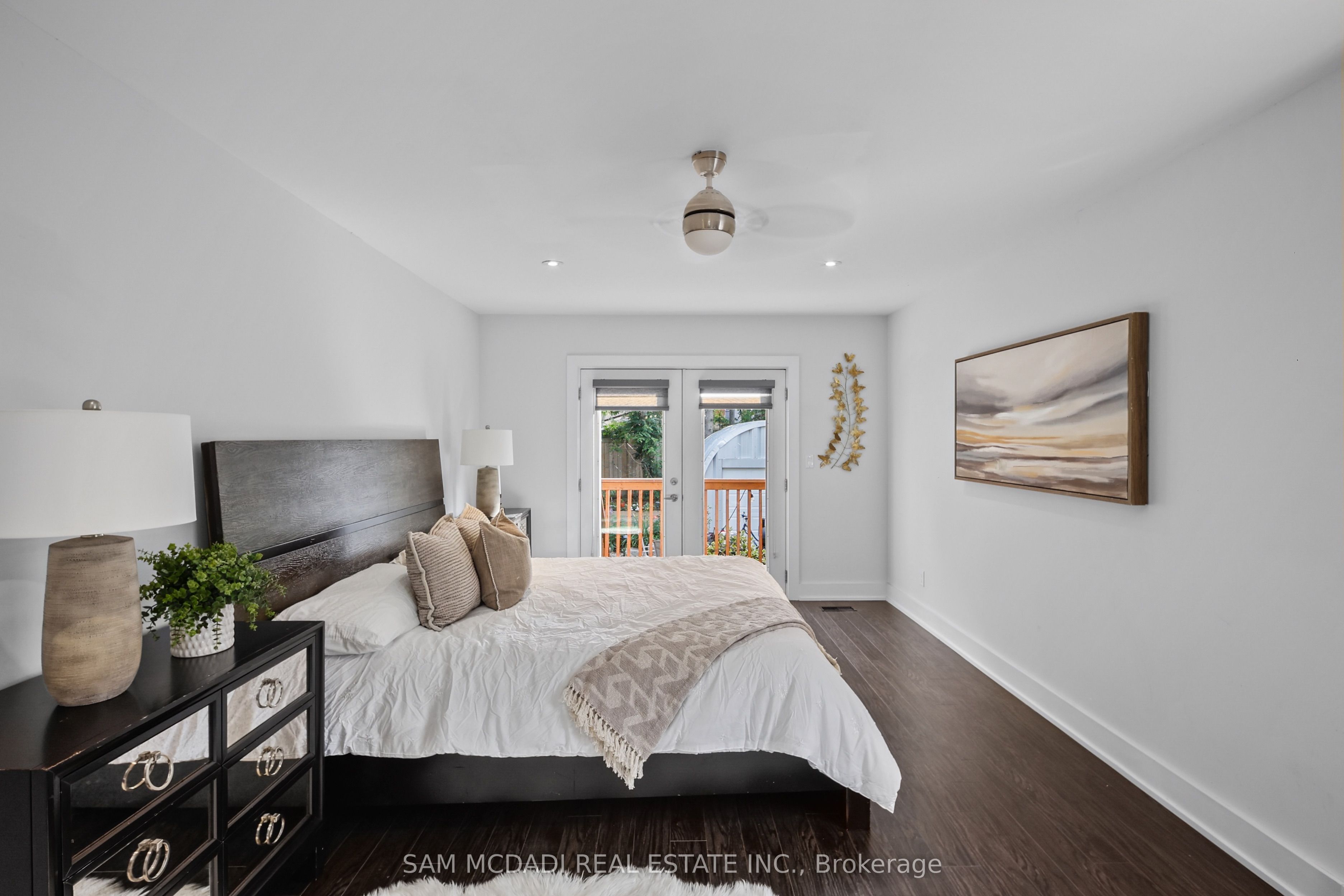 30 Maple Avenue N Property Photo 14