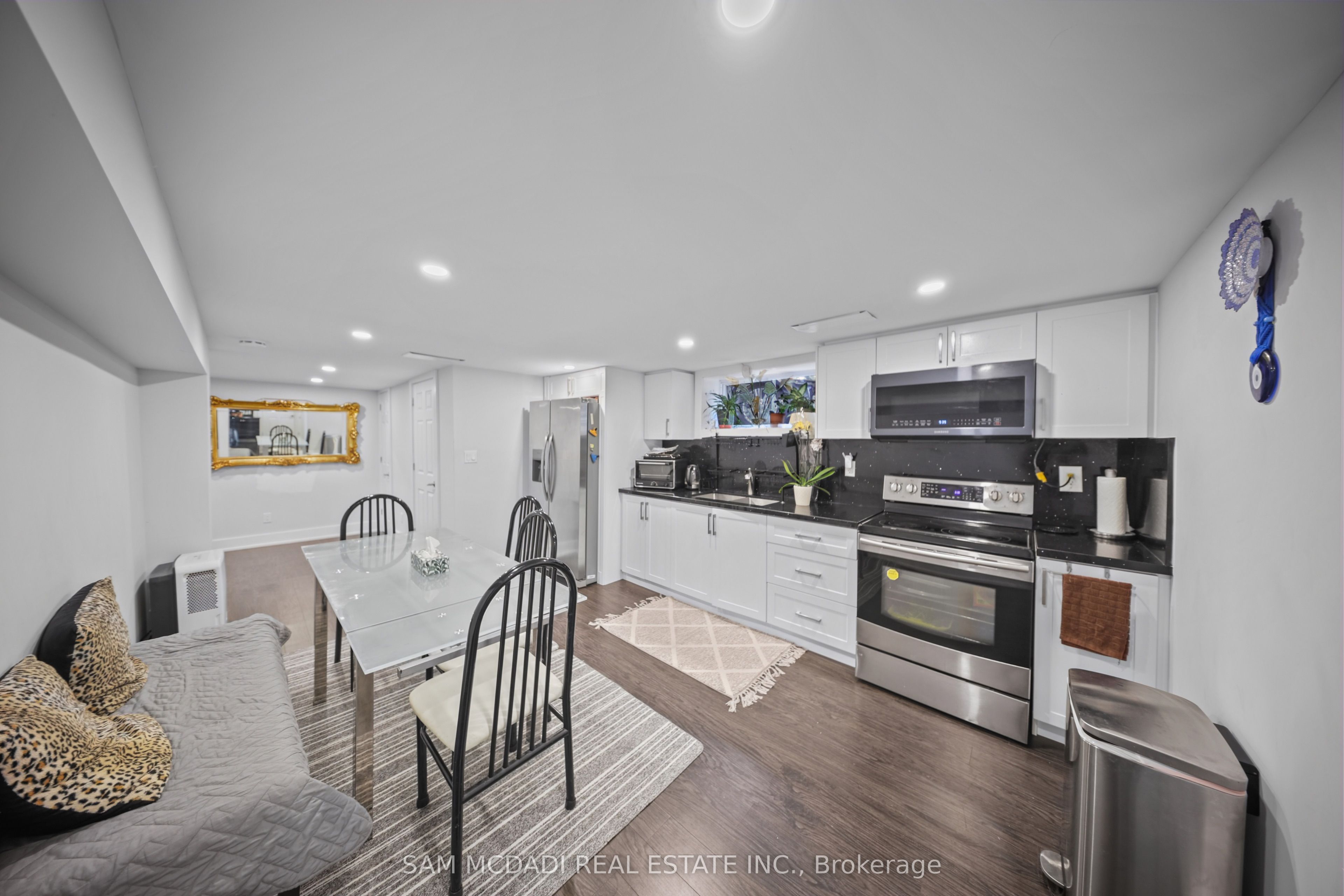 30 Maple Avenue N Property Photo 21