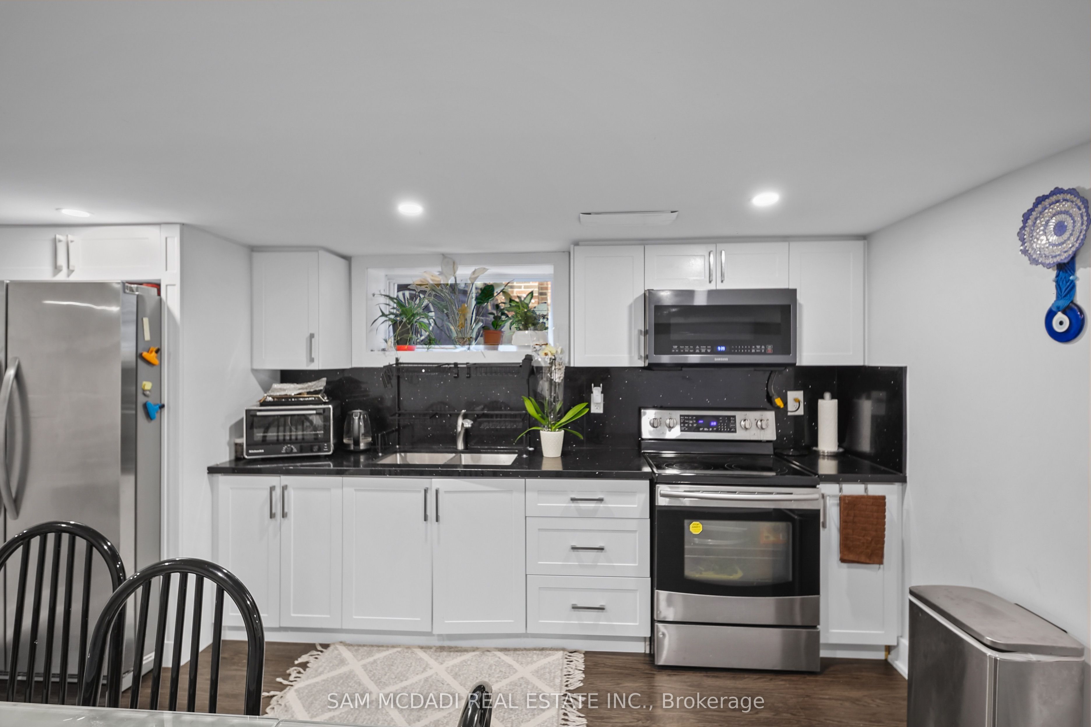 30 Maple Avenue N Property Photo 22