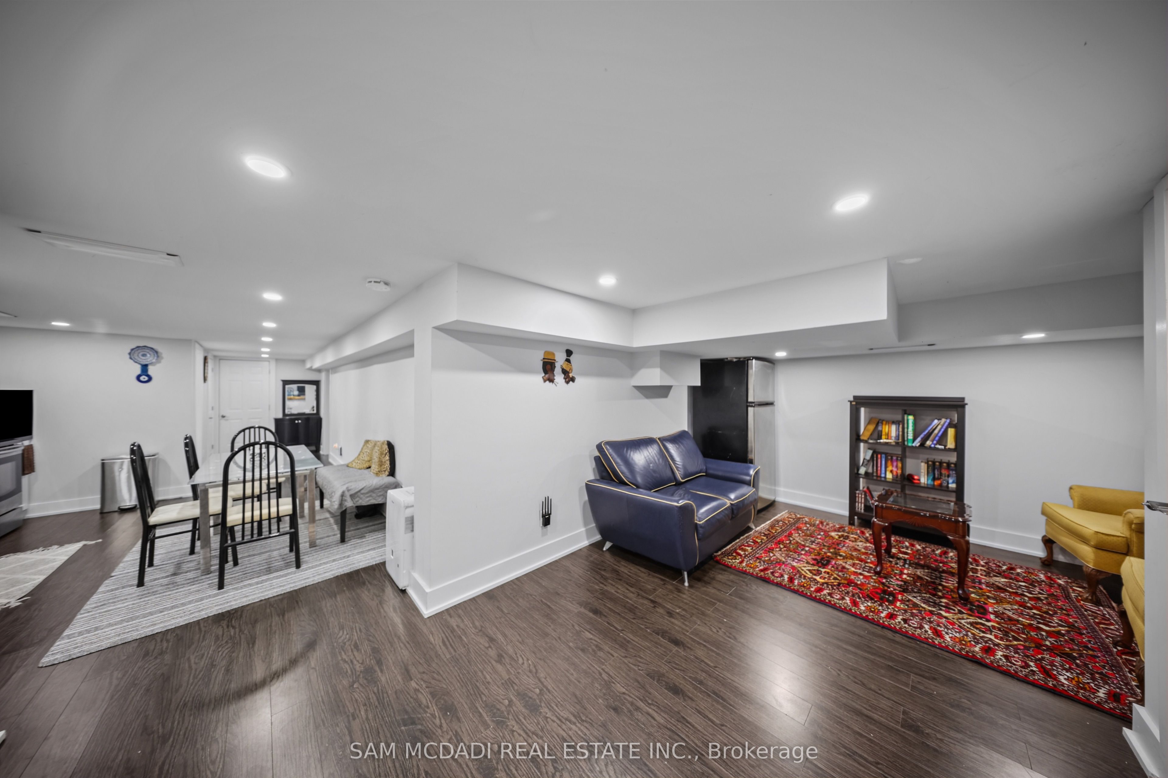 30 Maple Avenue N Property Photo 24