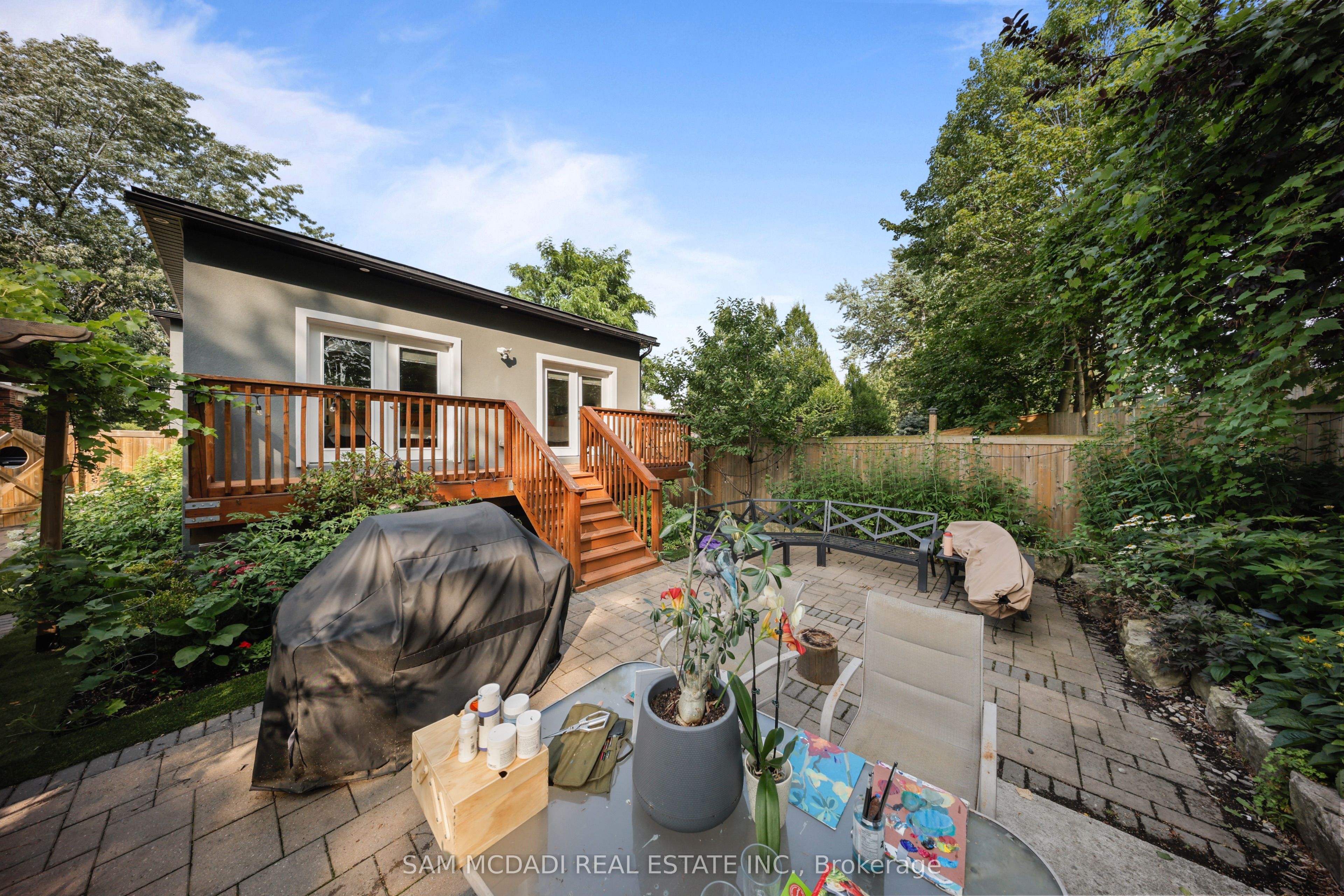 30 Maple Avenue N Property Photo 32