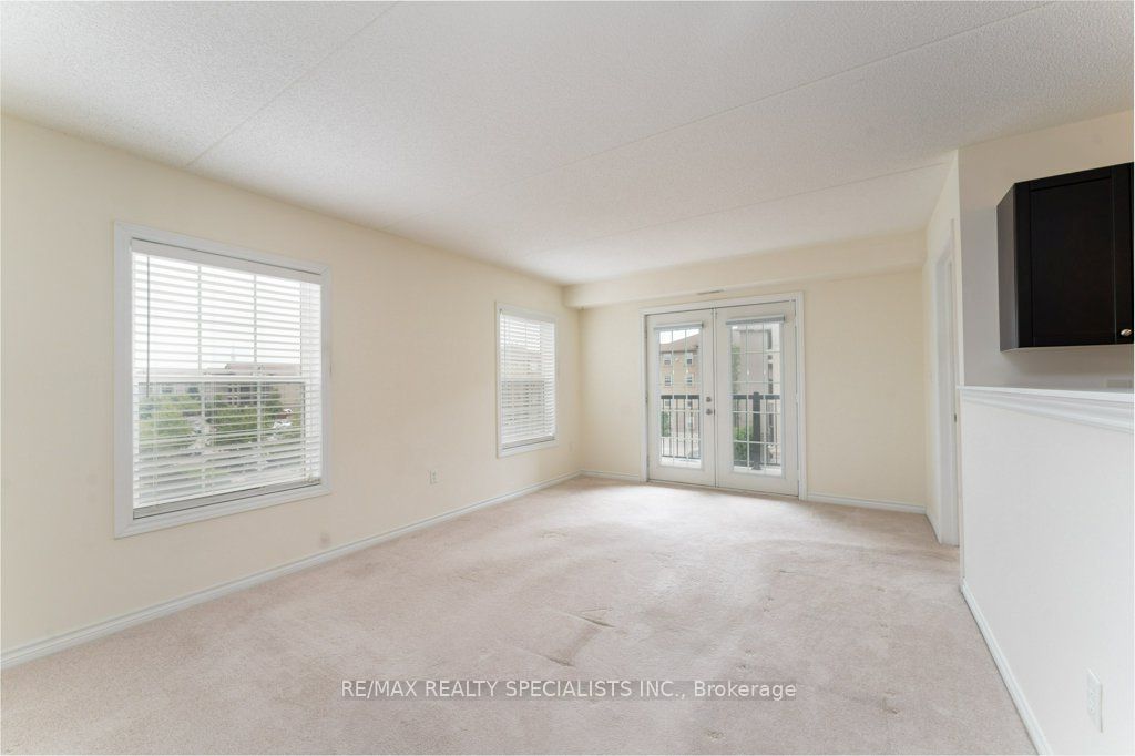 1340 Main Street E 313 Property Photo 6