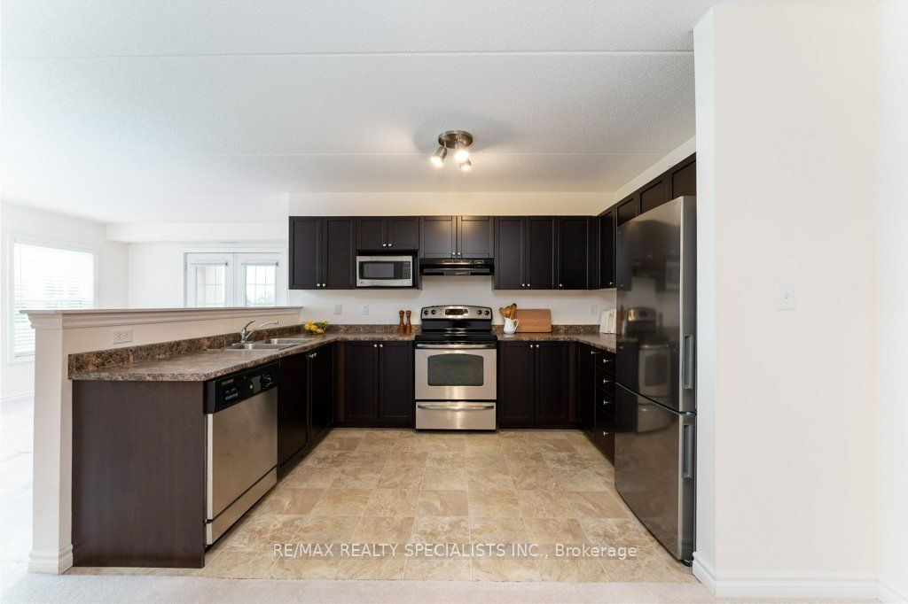 1340 Main Street E 313 Property Photo 9