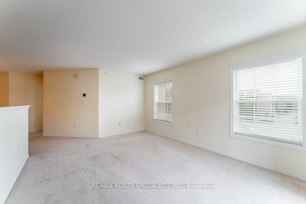 1340 Main Street E 313 Property Photo 13