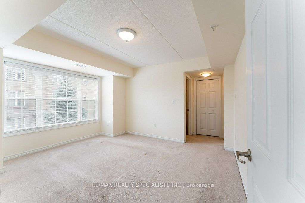 1340 Main Street E 313 Property Photo 18