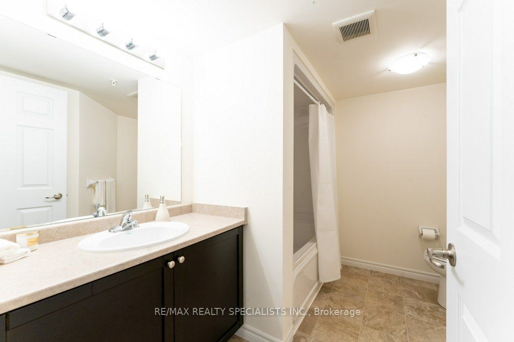 1340 Main Street E 313 Property Photo 28