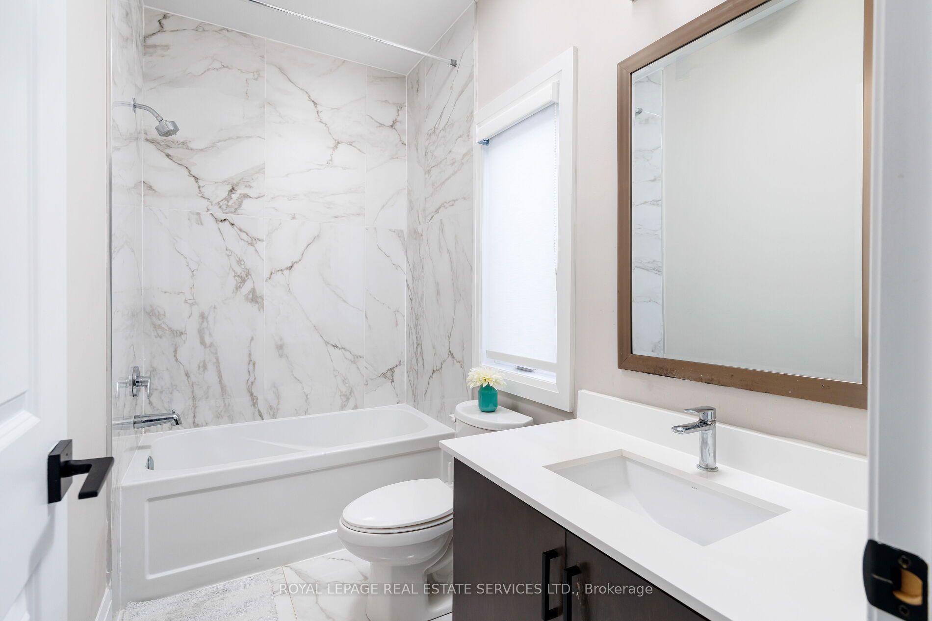 175 Burloak Drive W Property Photo 26