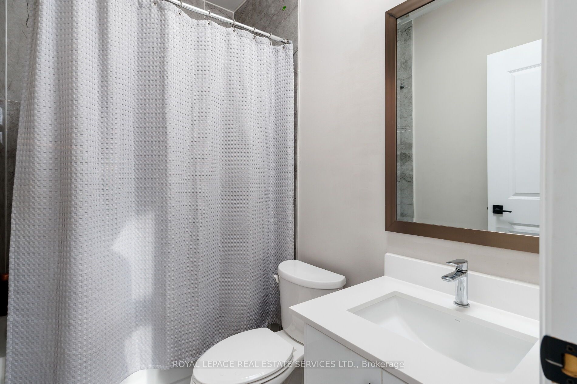 175 Burloak Drive W Property Photo 30