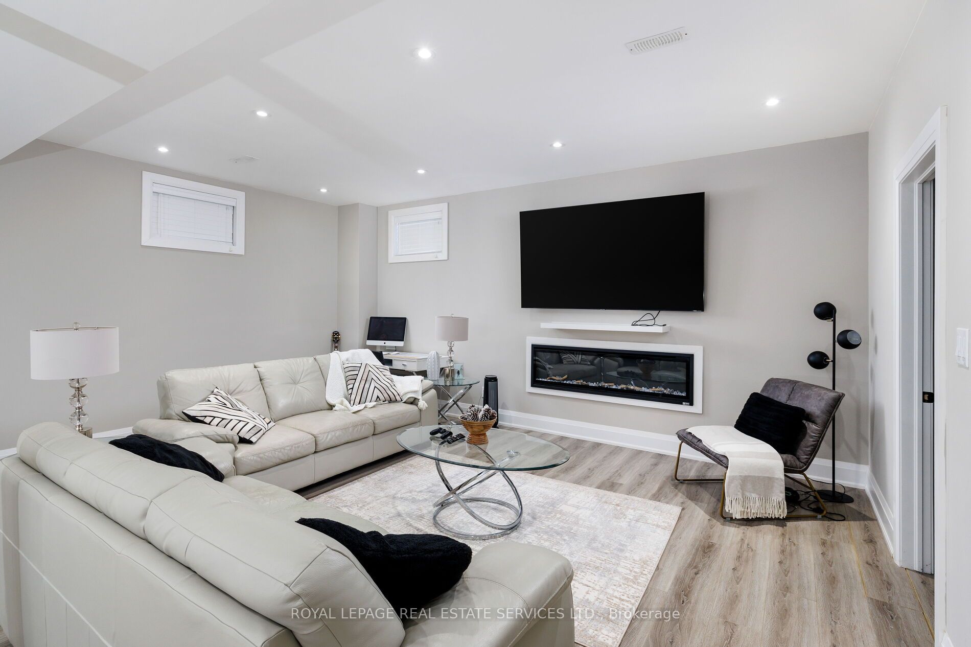175 Burloak Drive W Property Photo 34