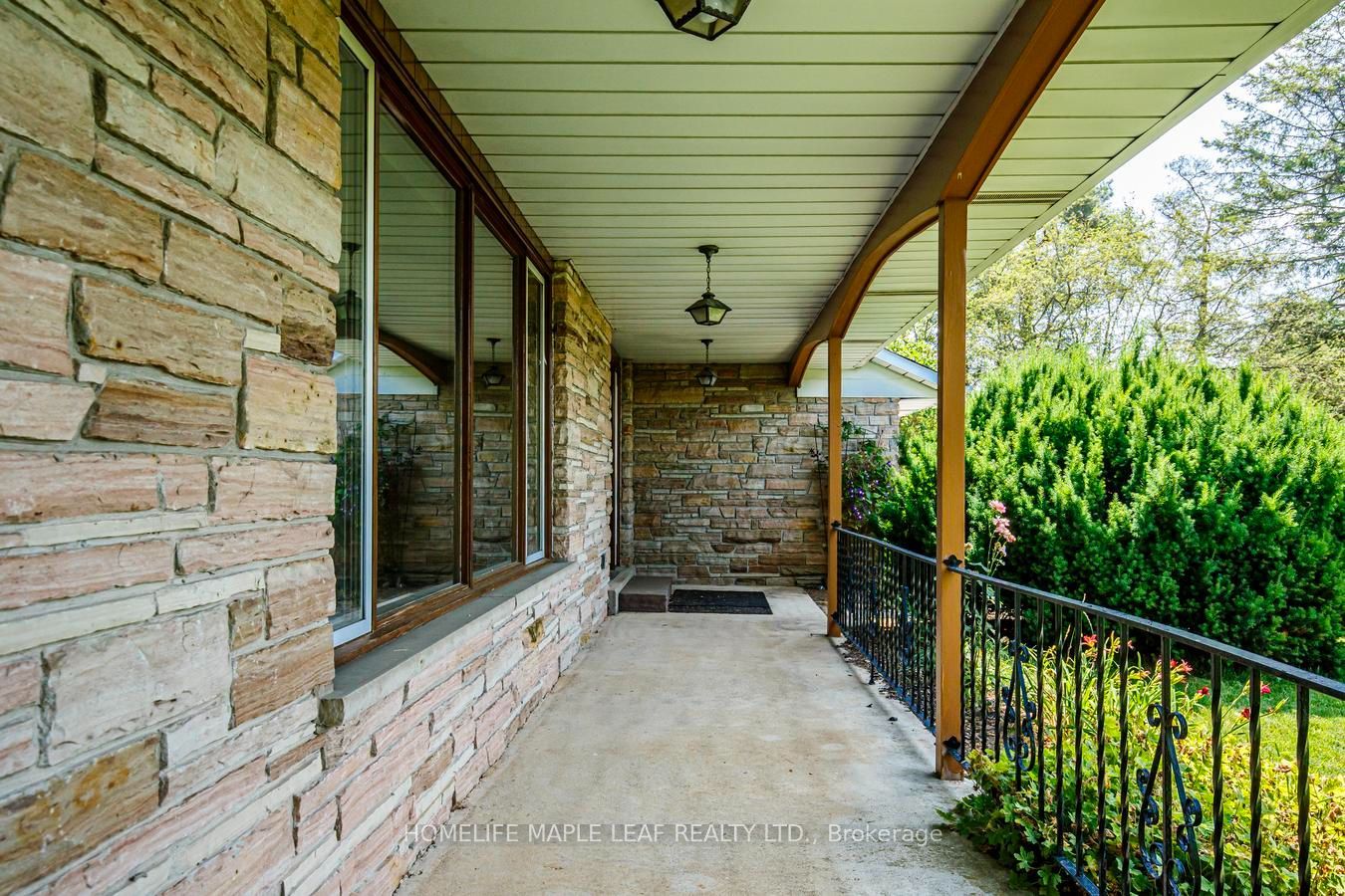 7687 Appleby Line Property Photo 6
