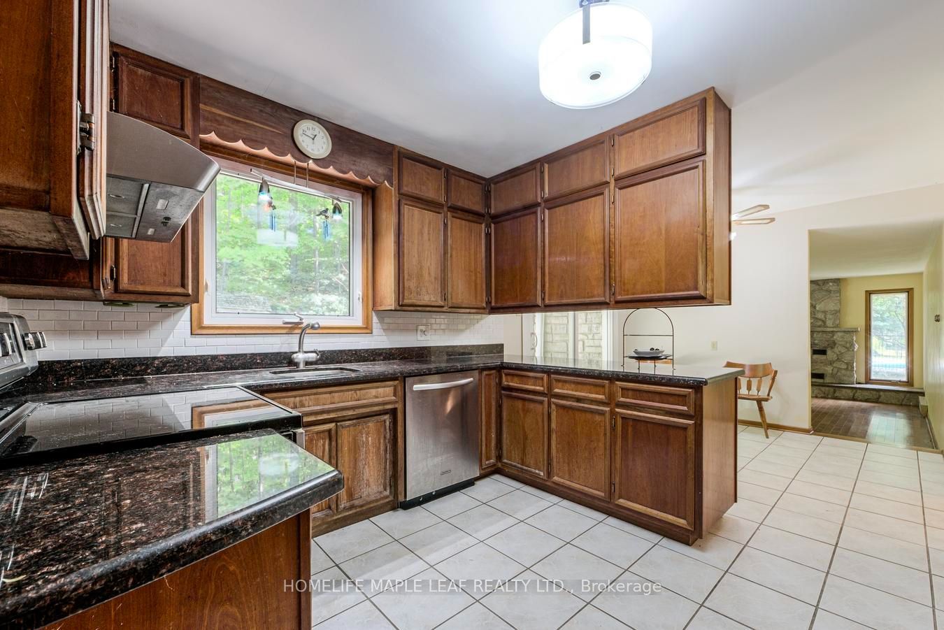 7687 Appleby Line Property Photo 14