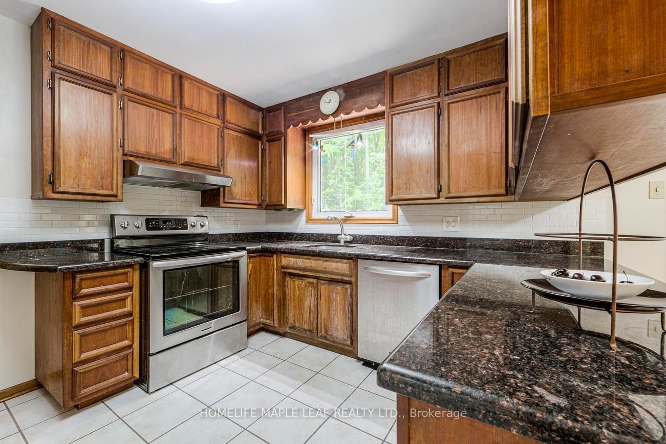 7687 Appleby Line Property Photo 16