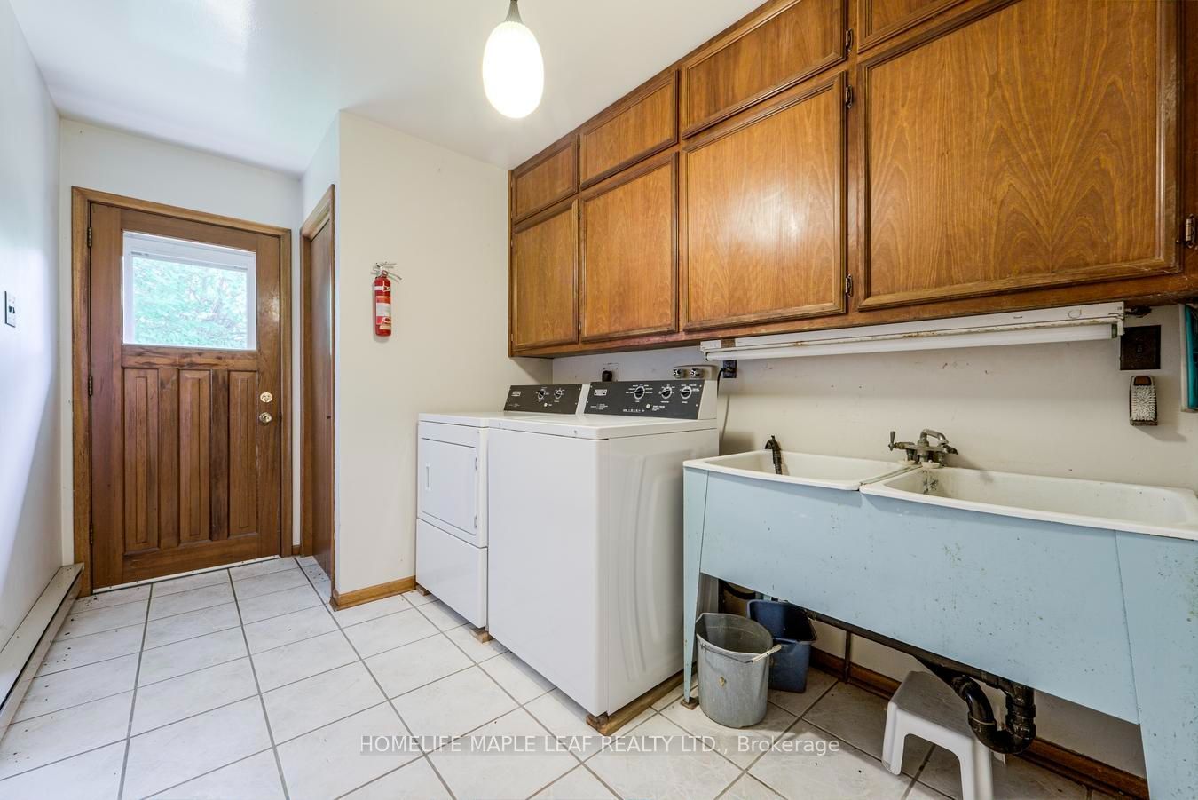 7687 Appleby Line Property Photo 22