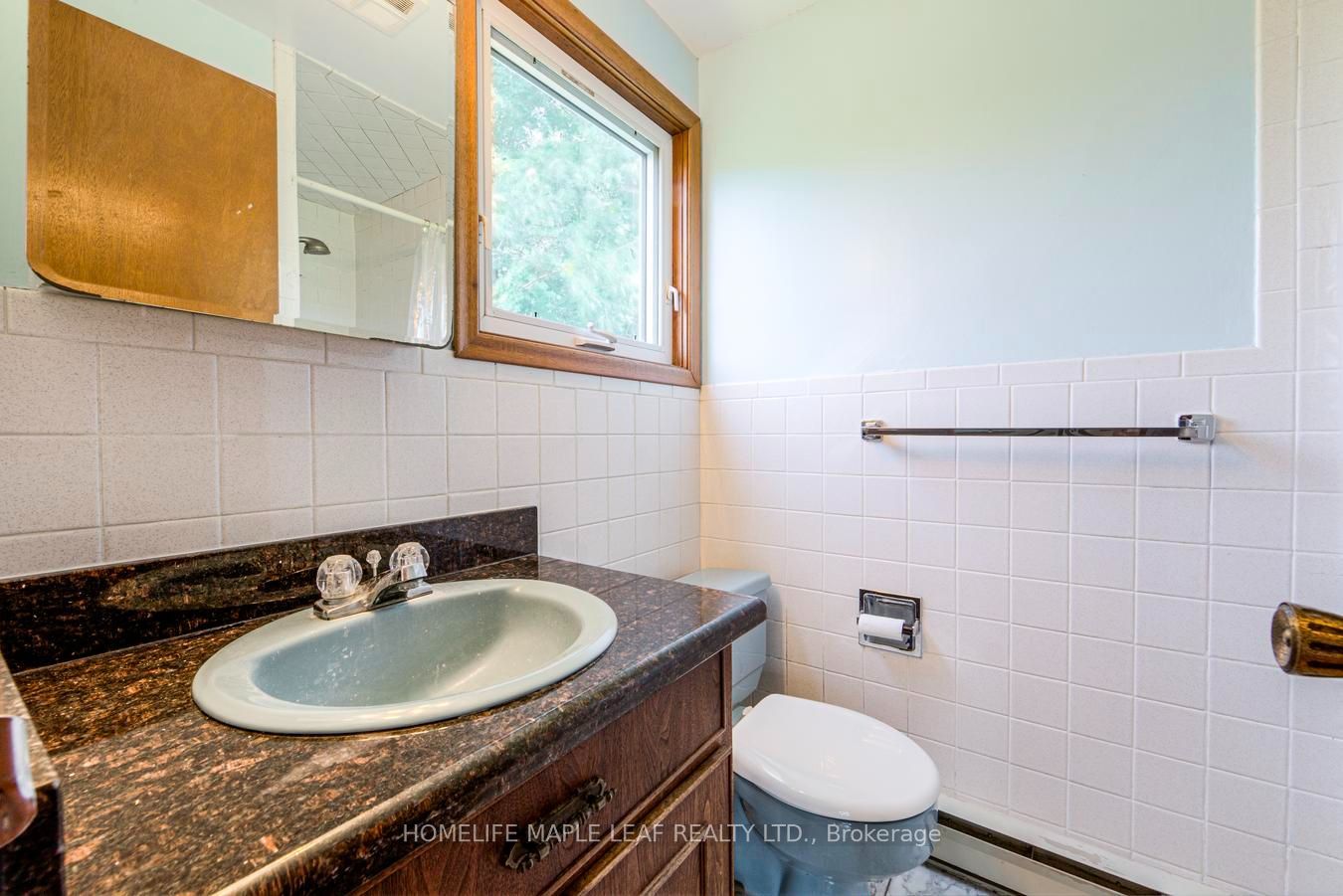 7687 Appleby Line Property Photo 27