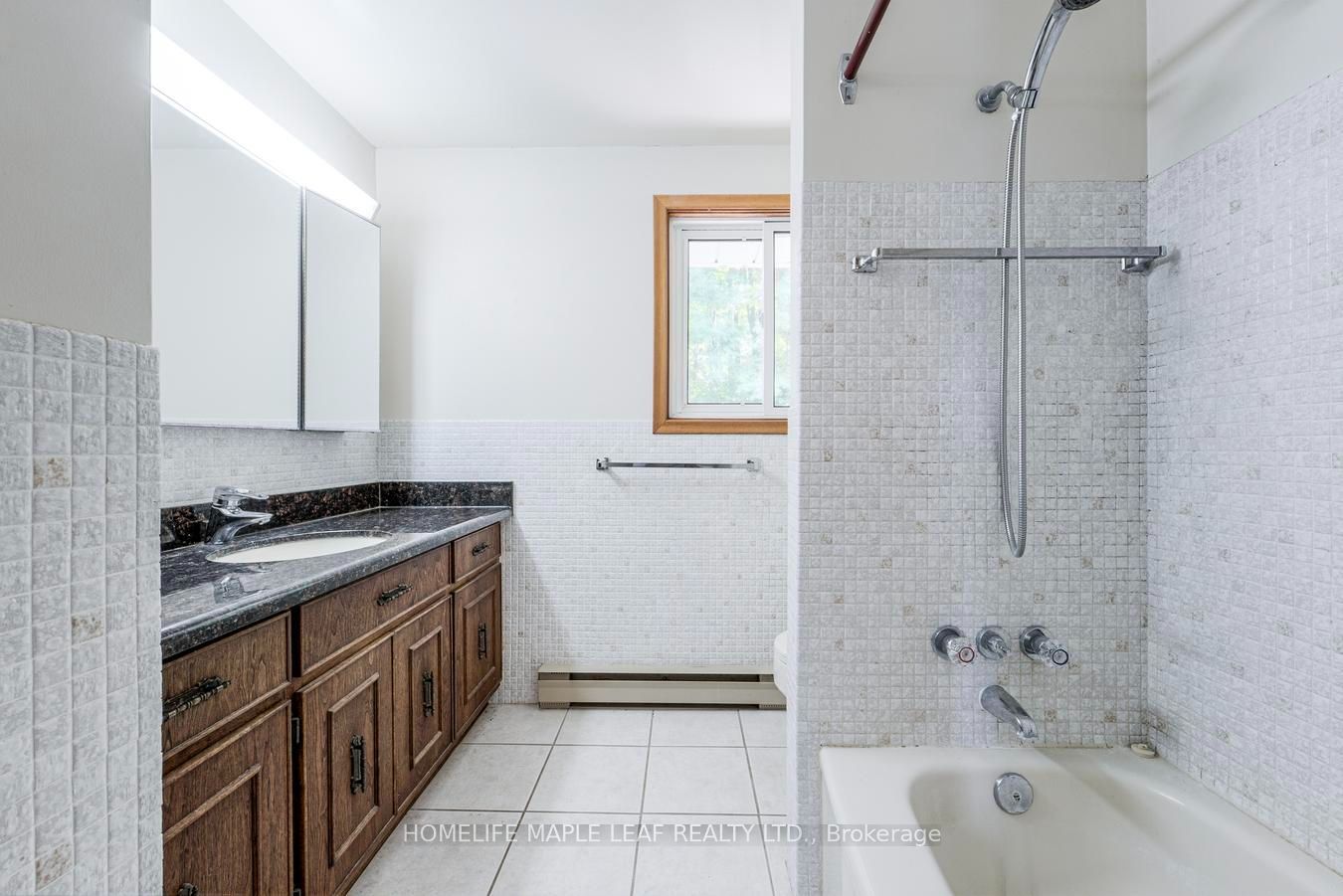 7687 Appleby Line Property Photo 35