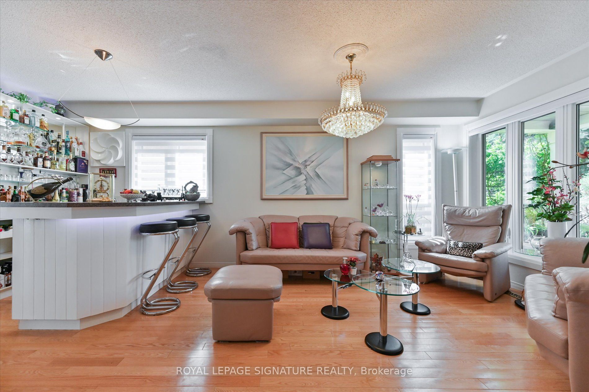 5481 Palmerston Crescent Property Photo 10