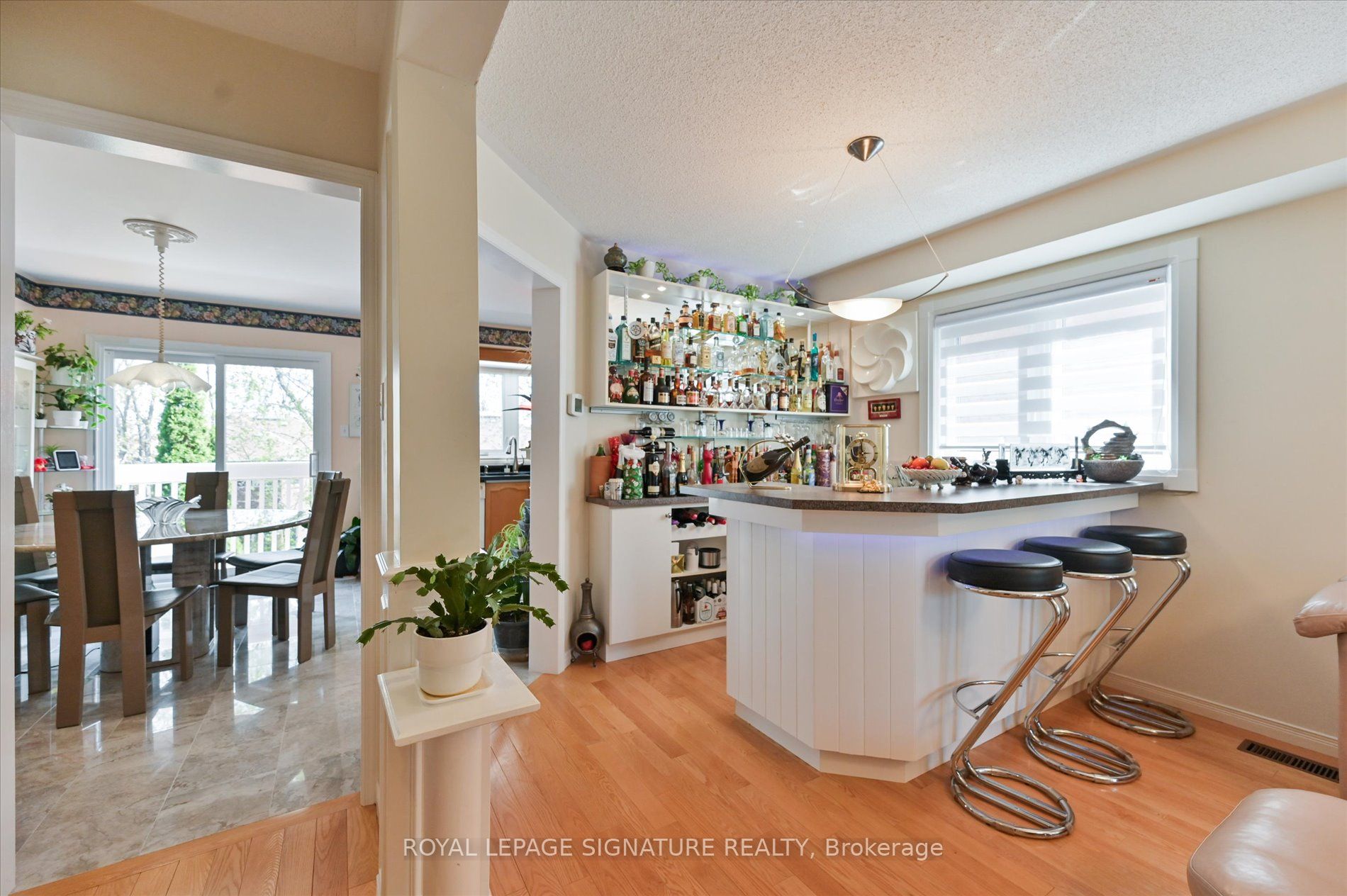 5481 Palmerston Crescent Property Photo 11