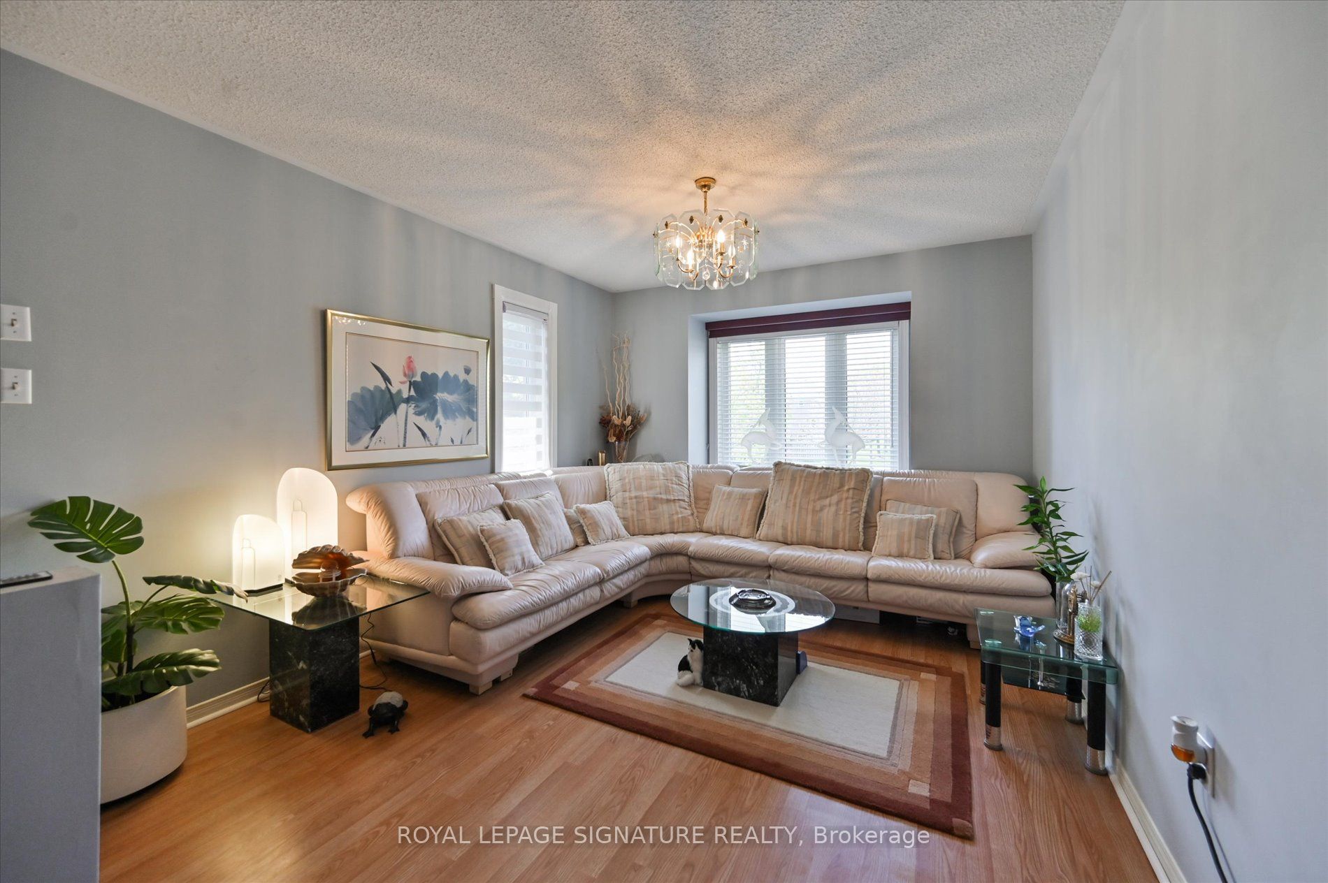5481 Palmerston Crescent Property Photo 21