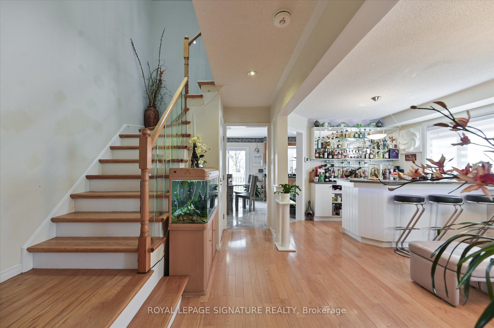 5481 Palmerston Crescent Property Photo 22