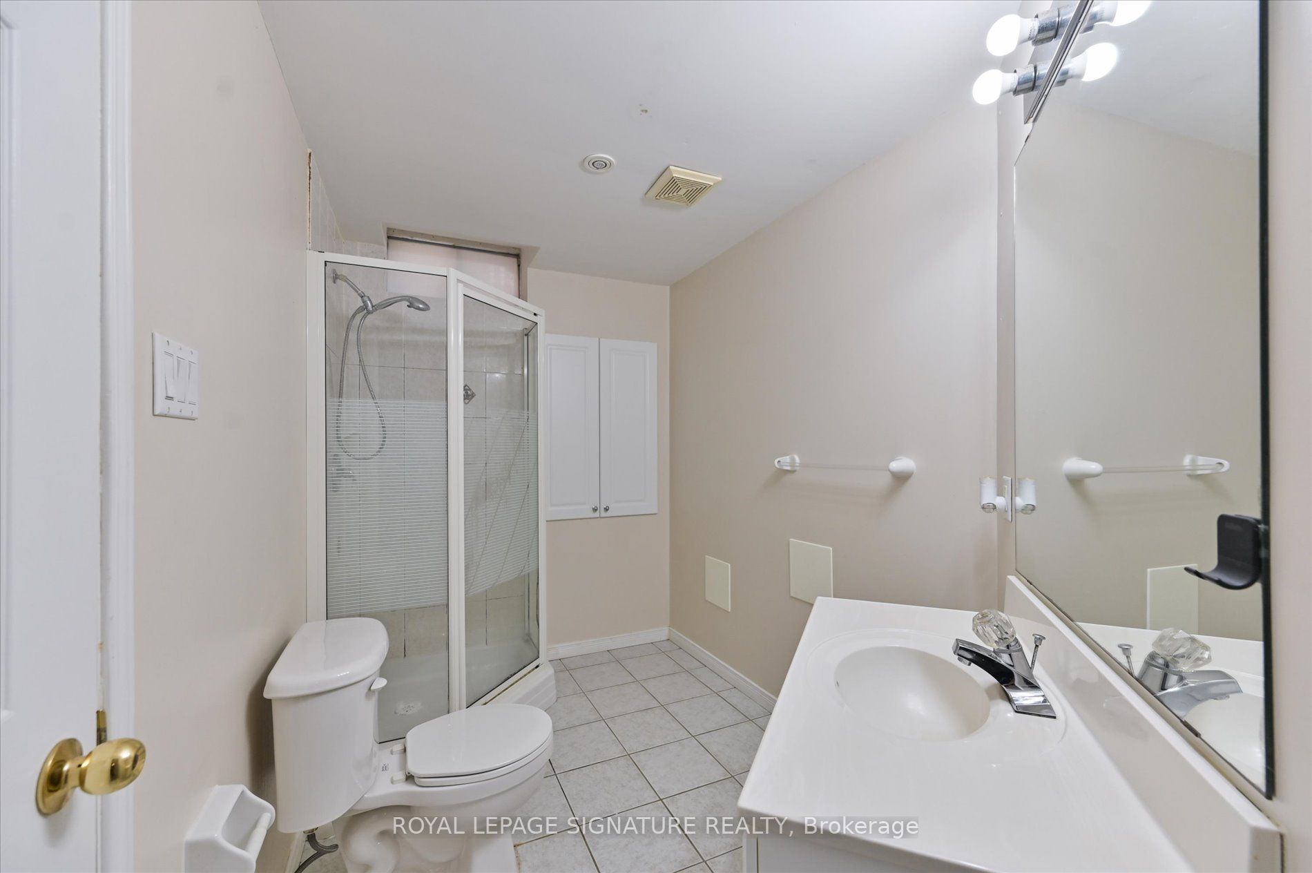 5481 Palmerston Crescent Property Photo 38