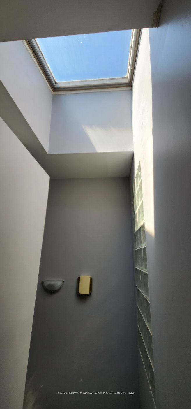 1285a St. Clair Avenue Property Photo 8