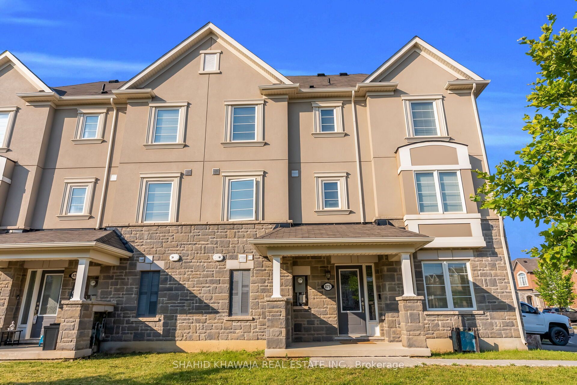875 Sumac Crescent