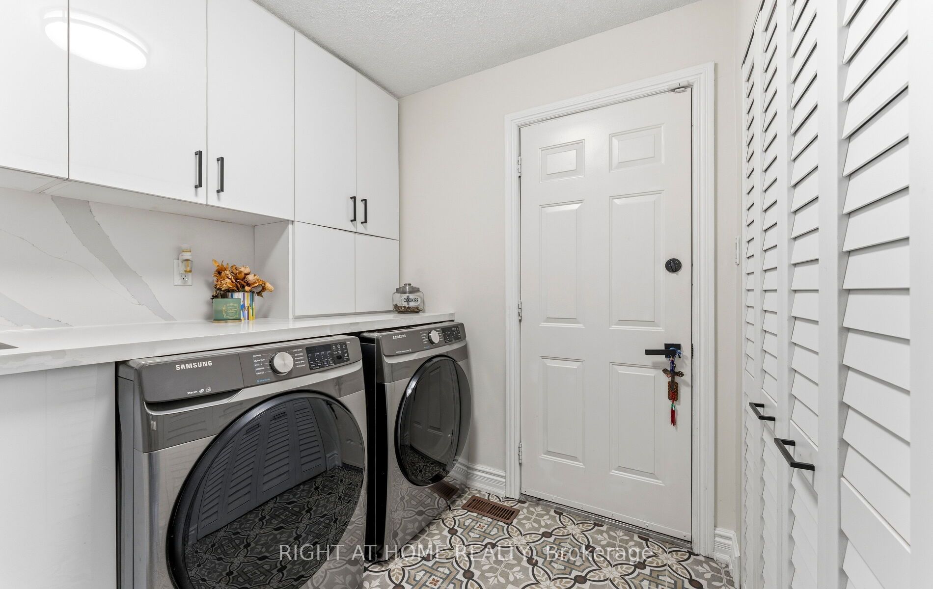 1665 Asgard Drive Property Photo 31