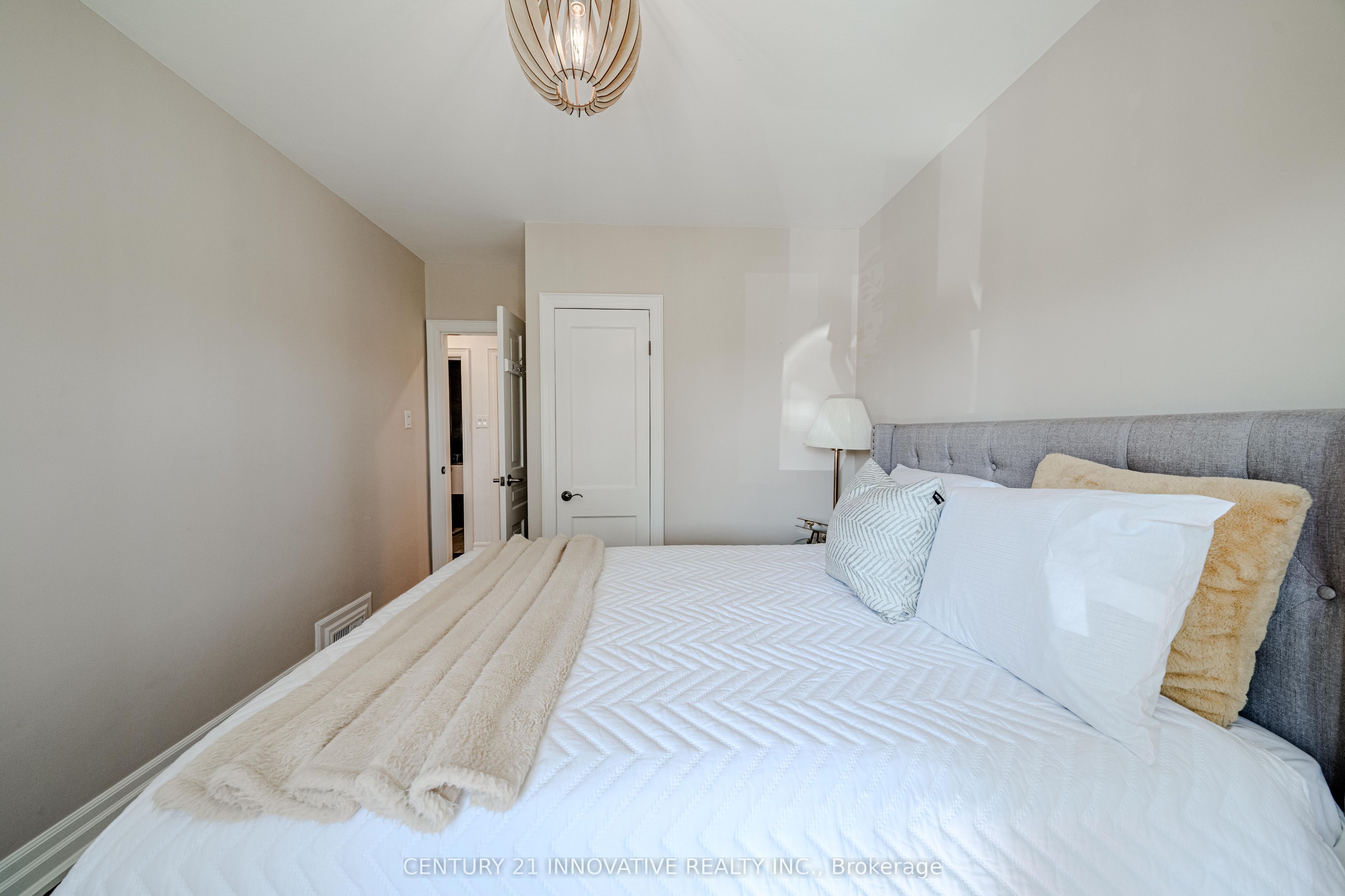 60 Dorking Crescent Property Photo 18