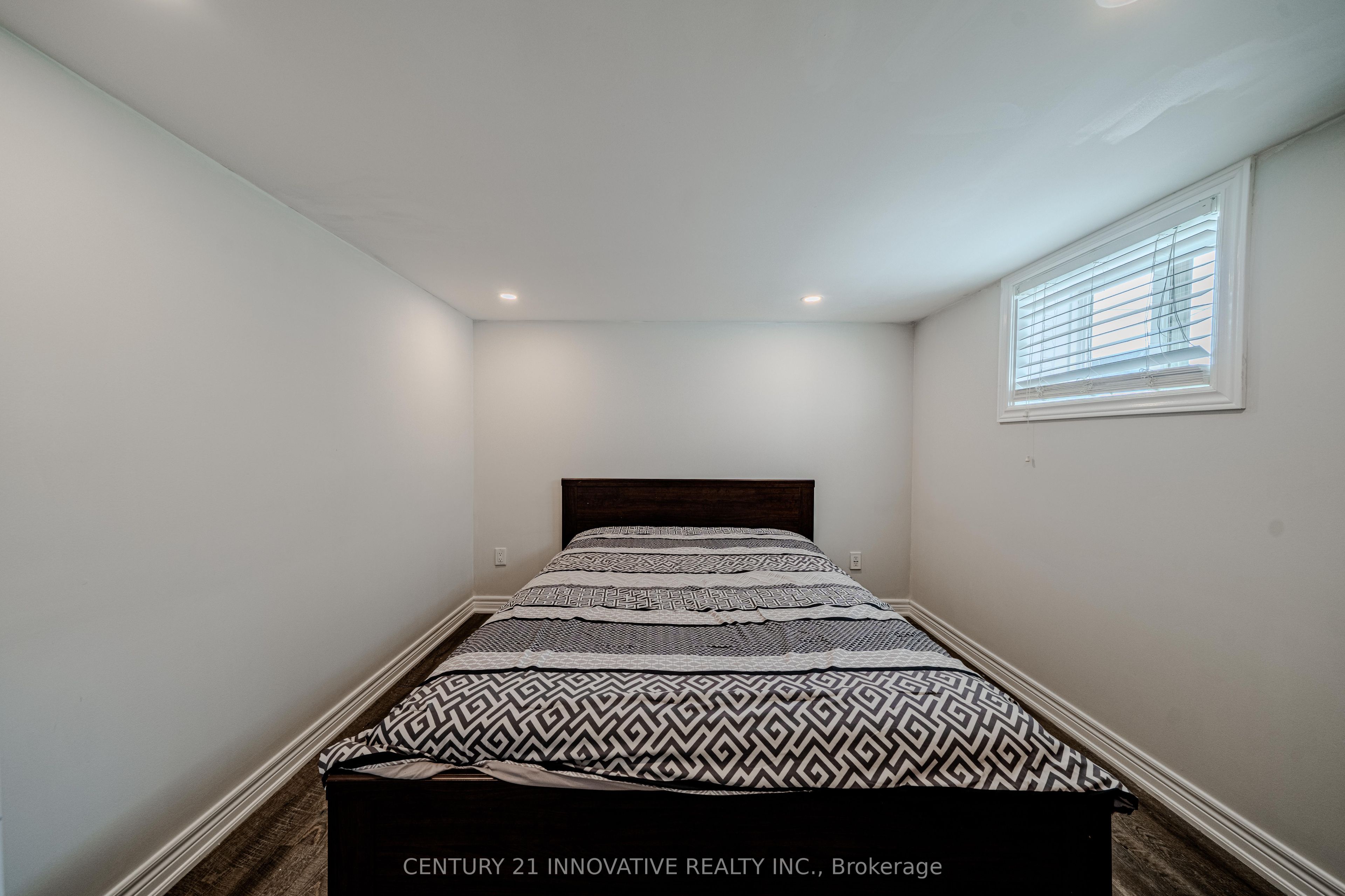 60 Dorking Crescent Property Photo 38