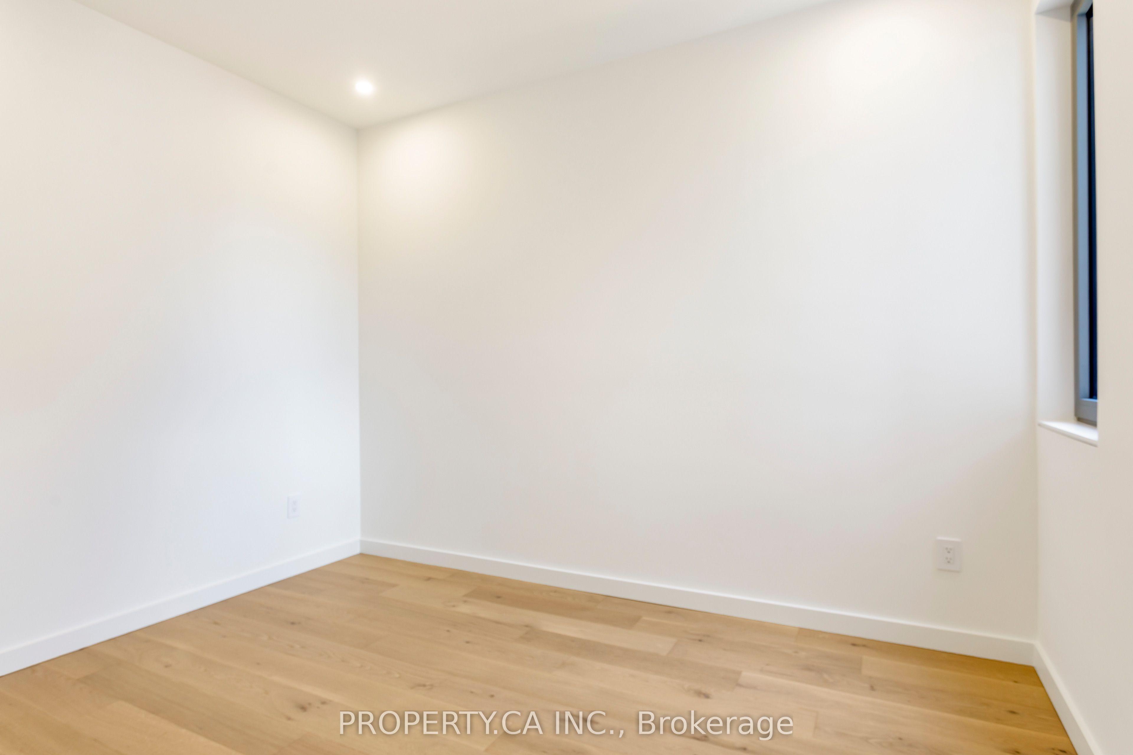 301 Keele Street Unit #2 Property Photo 16