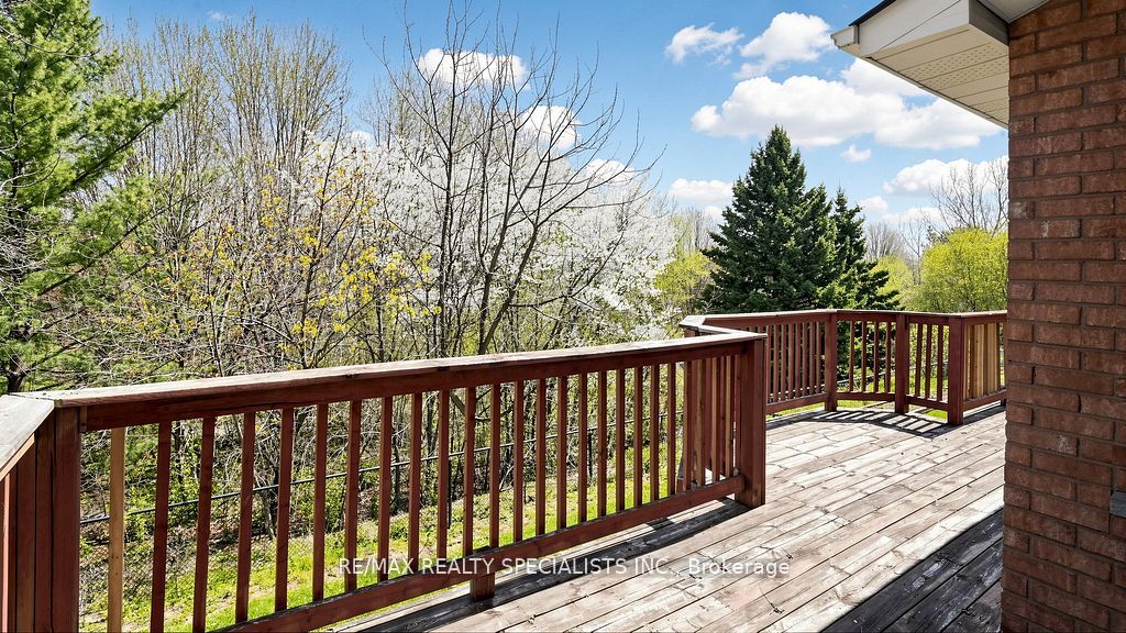 59 Sunforest Drive Property Photo 36