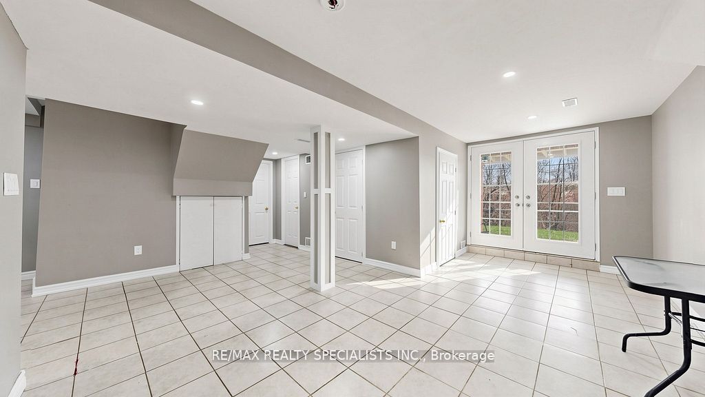59 Sunforest Drive Property Photo 38