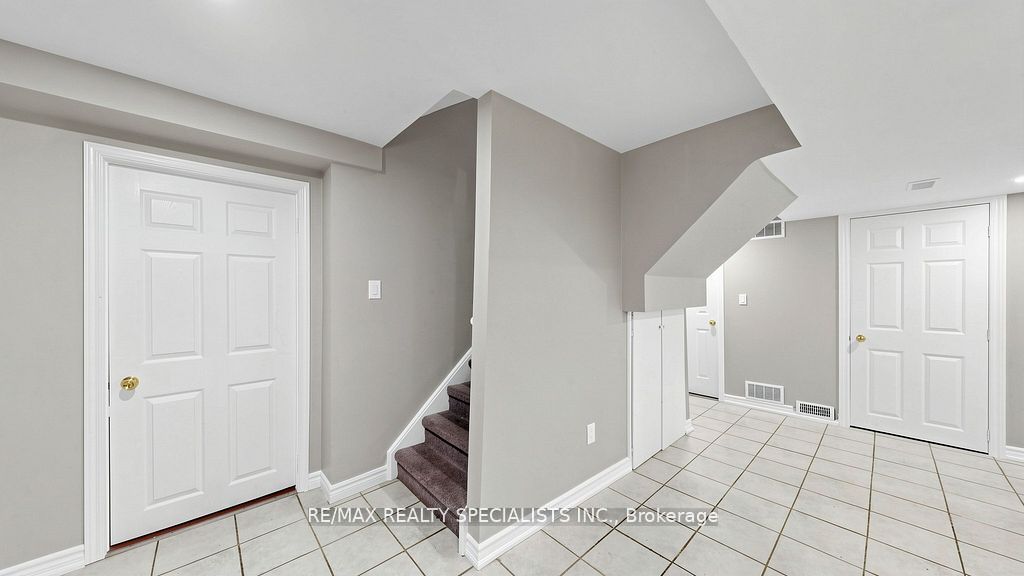59 Sunforest Drive Property Photo 41