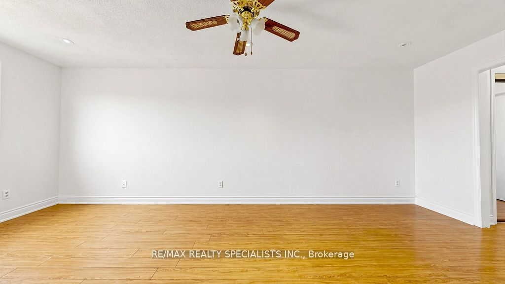 59 Sunforest Drive Property Photo 44
