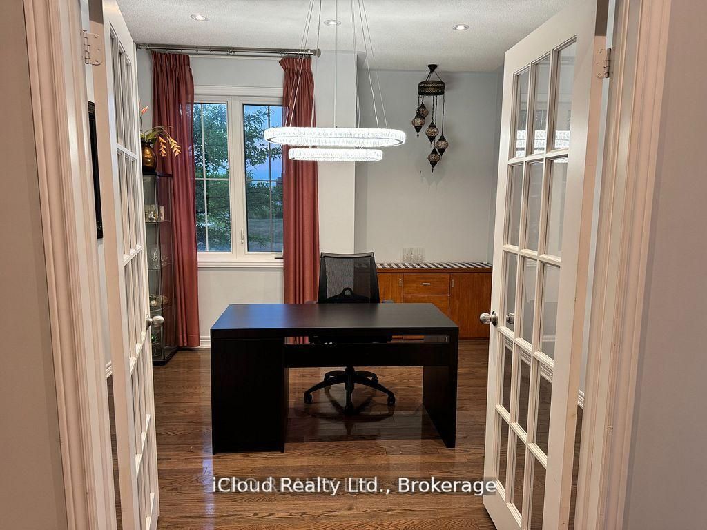 27 Tysonville Circle Property Photo 11