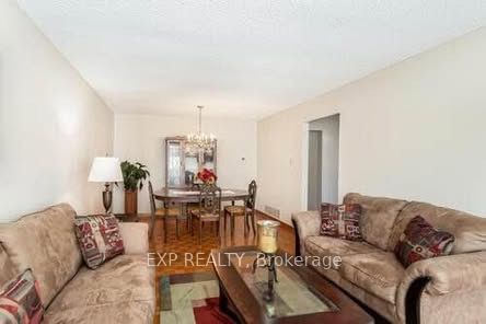 4308 Curia Crescent Upper Property Photo 6