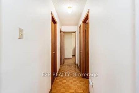 4308 Curia Crescent Upper Property Photo 8